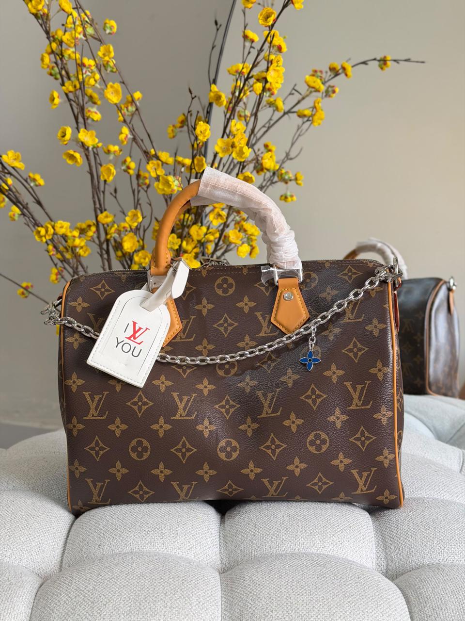 Ladies L*vi. Bags.