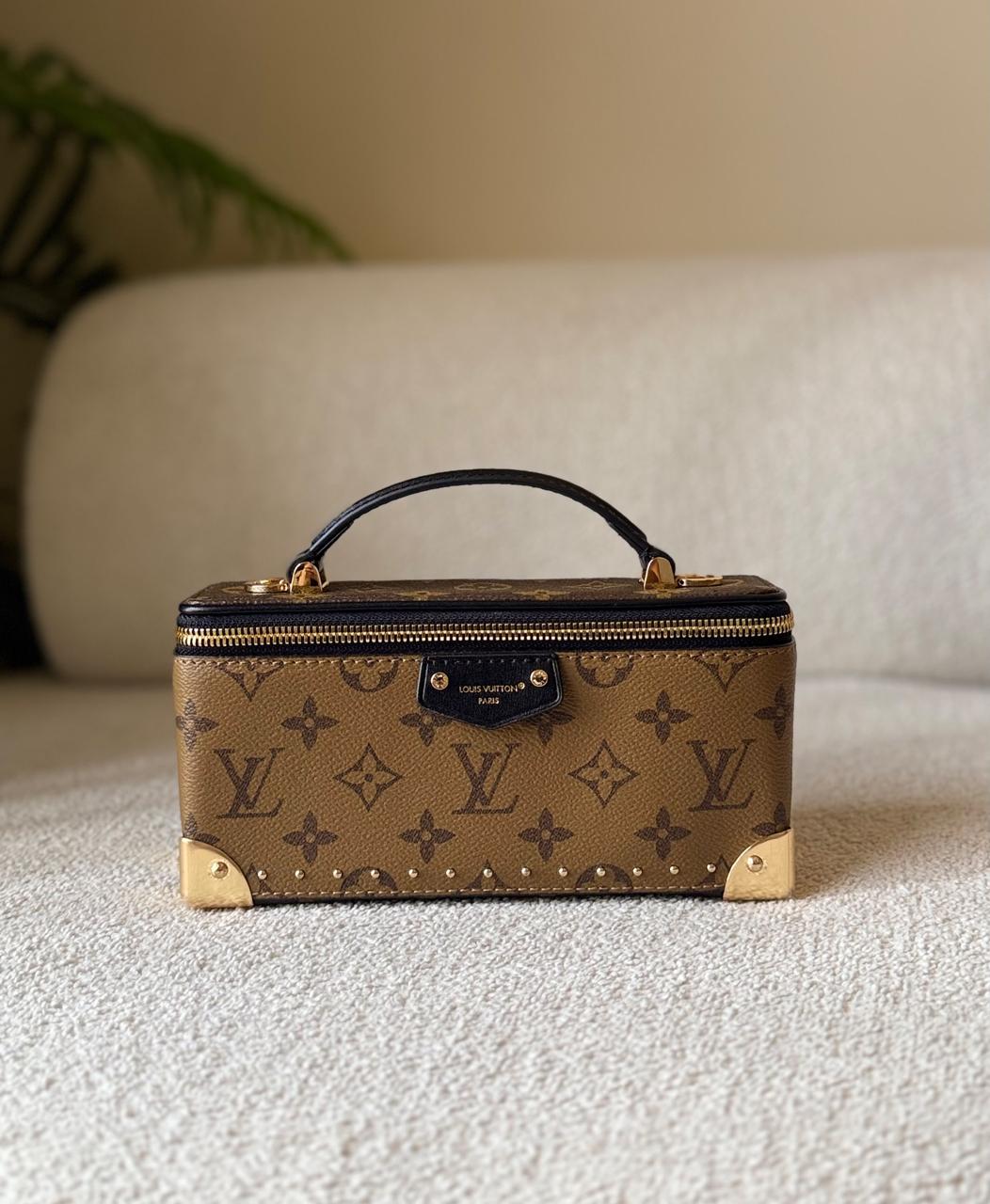 Ladies L*vi. Bags.