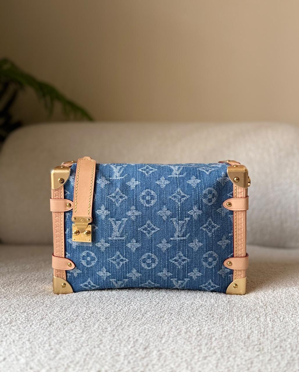 Ladies L*vi. Bags.