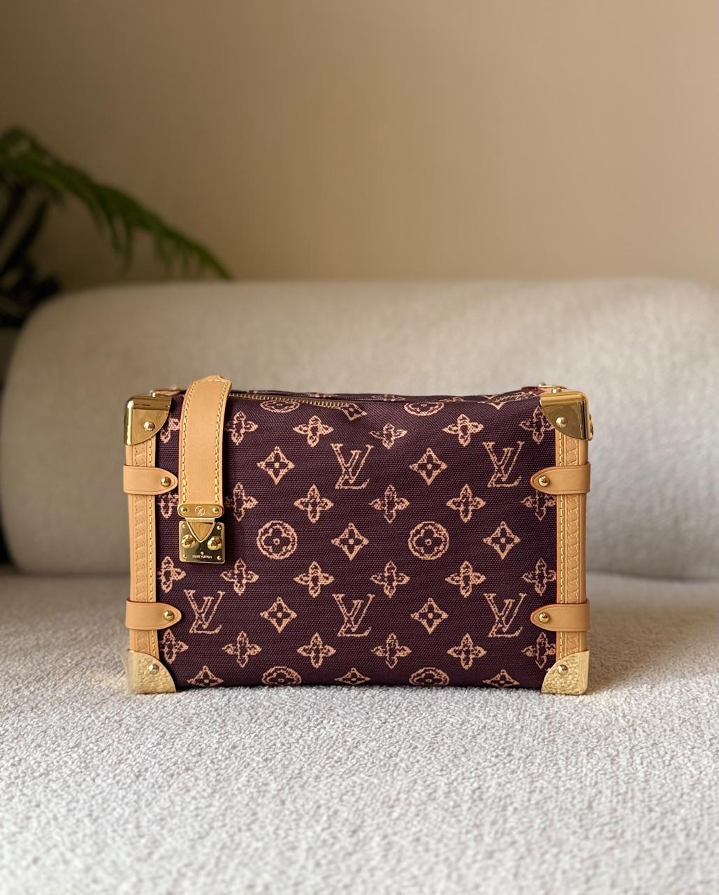 Ladies L*vi. Bags.