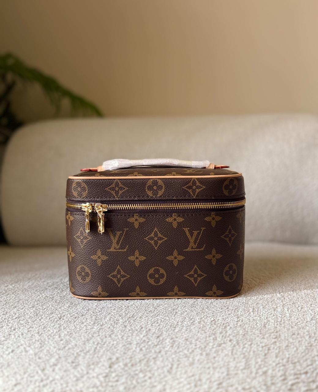 Ladies L*vi. Bags.