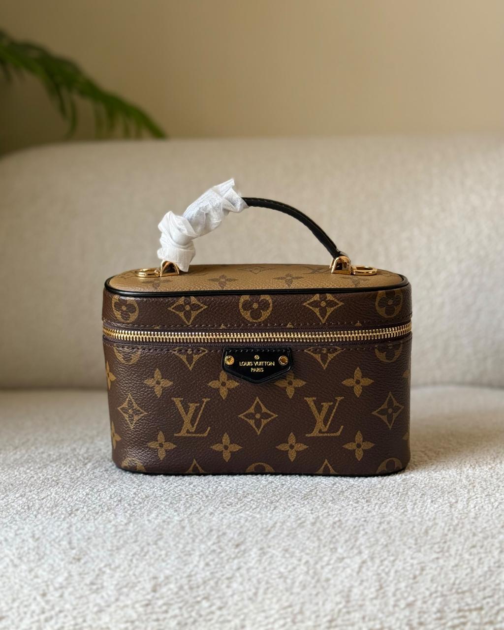 Ladies L*vi. Bags.
