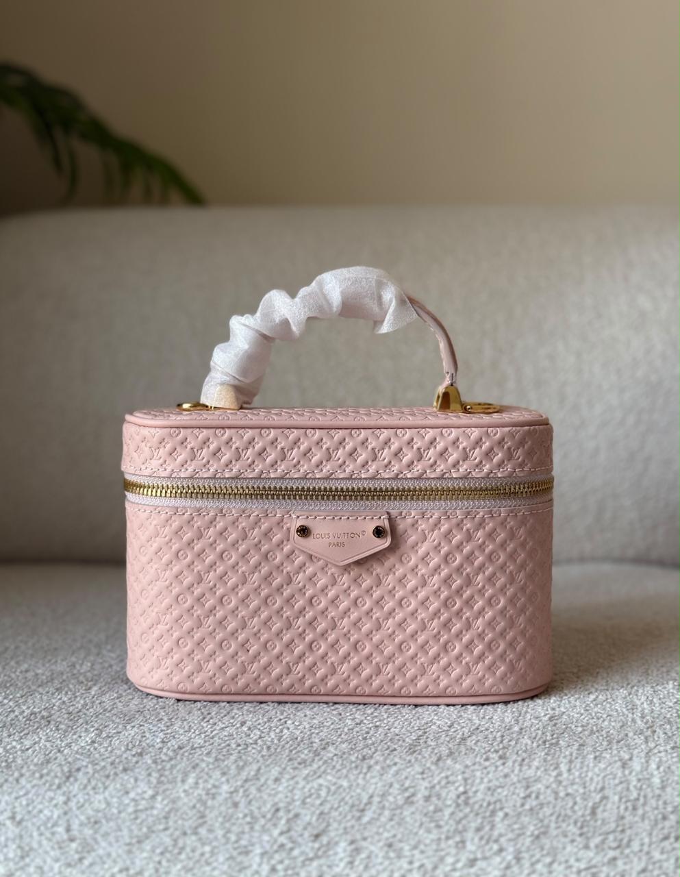 Ladies L*vi. Bags.