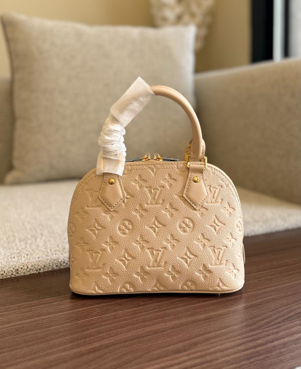 Ladies L*vi. Bags.