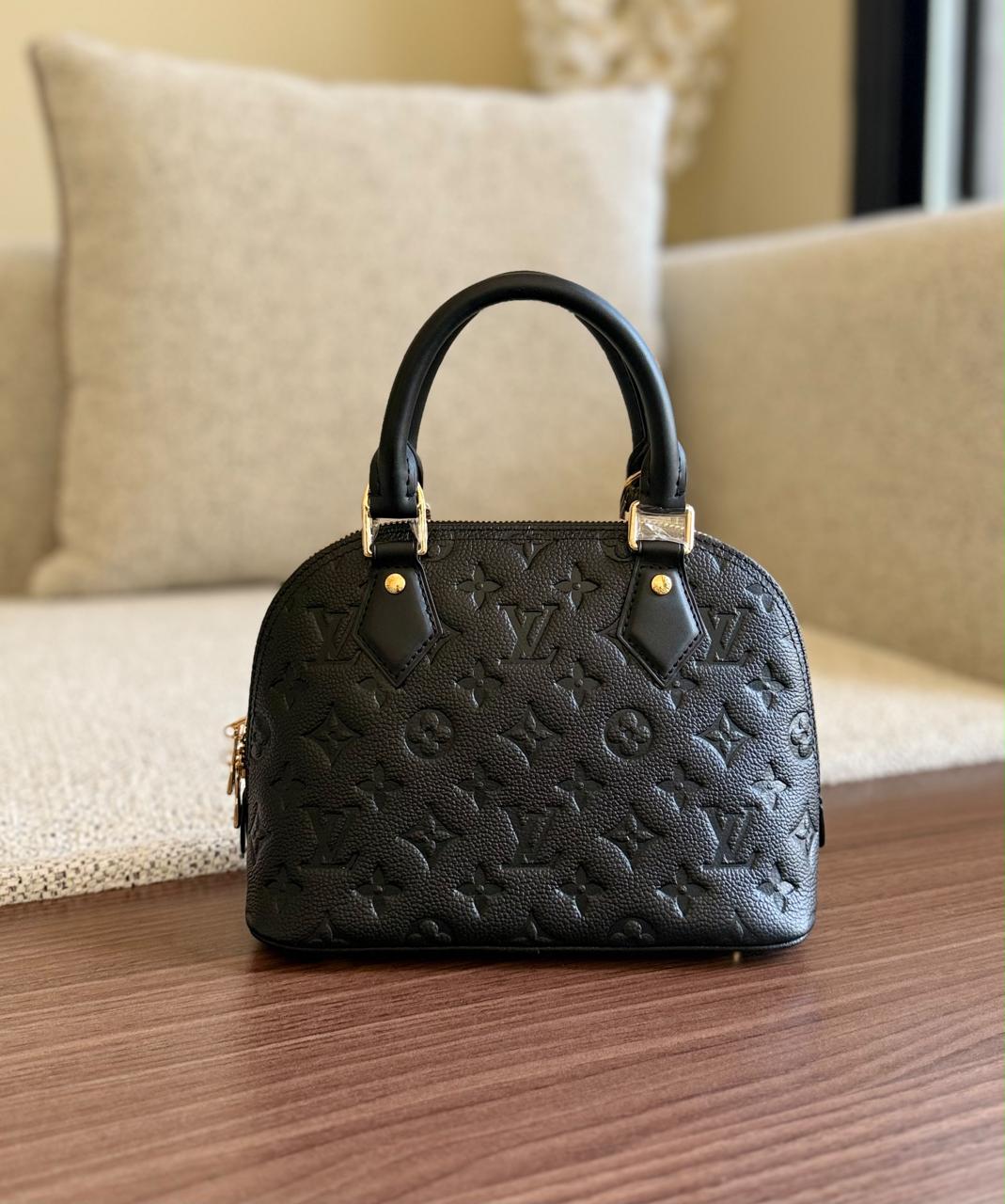 Ladies L*vi. Bags.