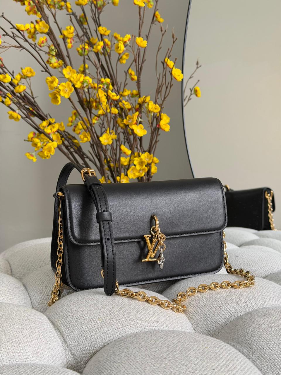Ladies L*vi. Bags.