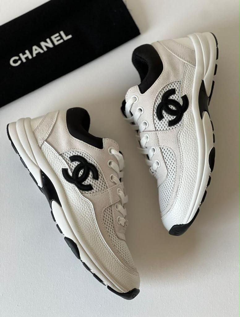 Ladies sneakers