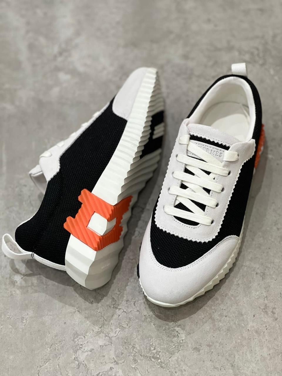 Ladies sneakers