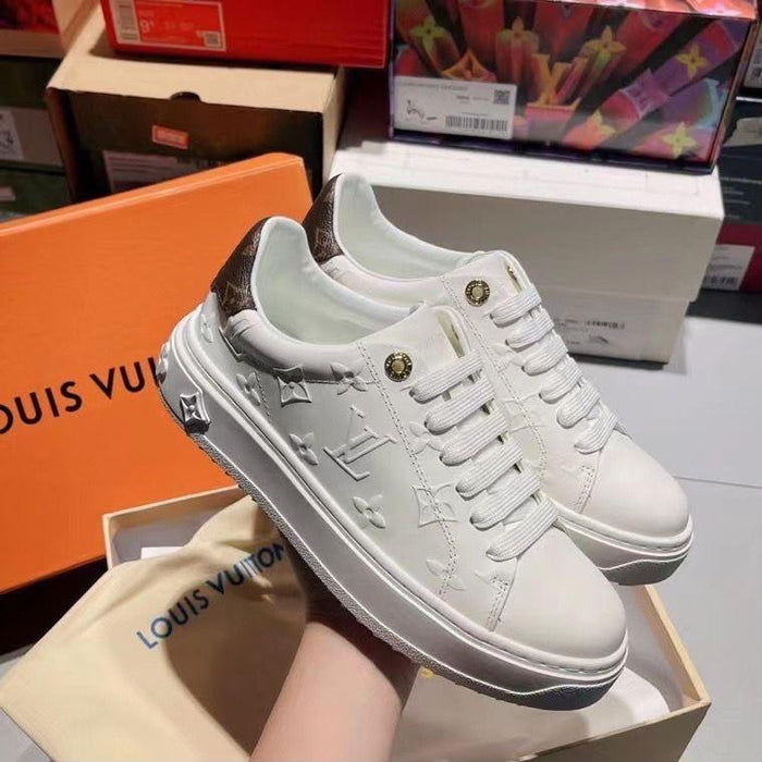 Ladies sneakers