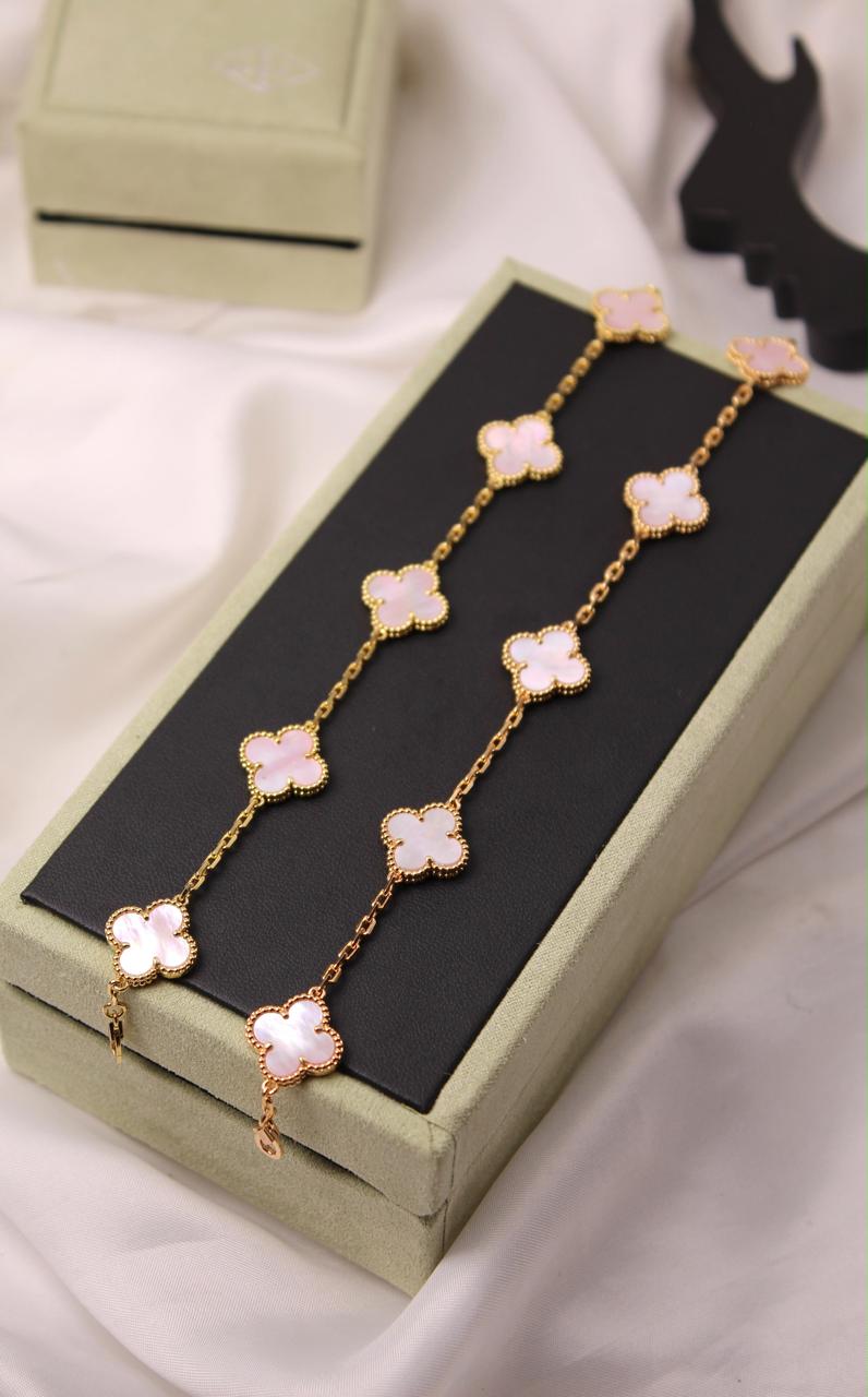 Bracelets & brooches