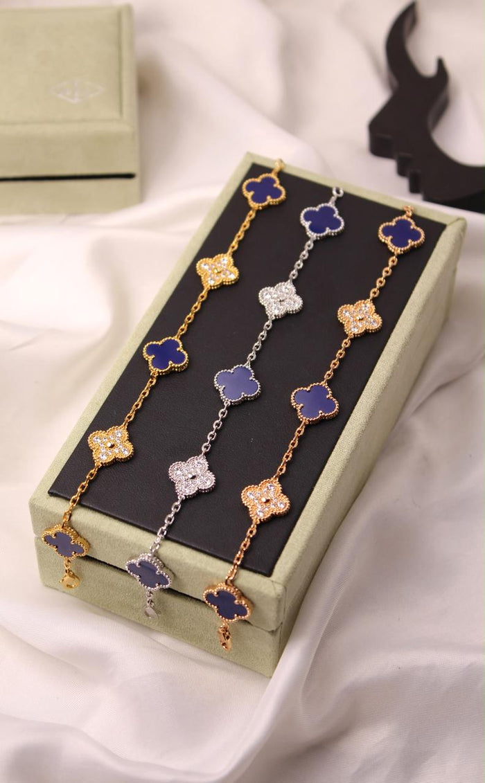 Bracelets & brooches
