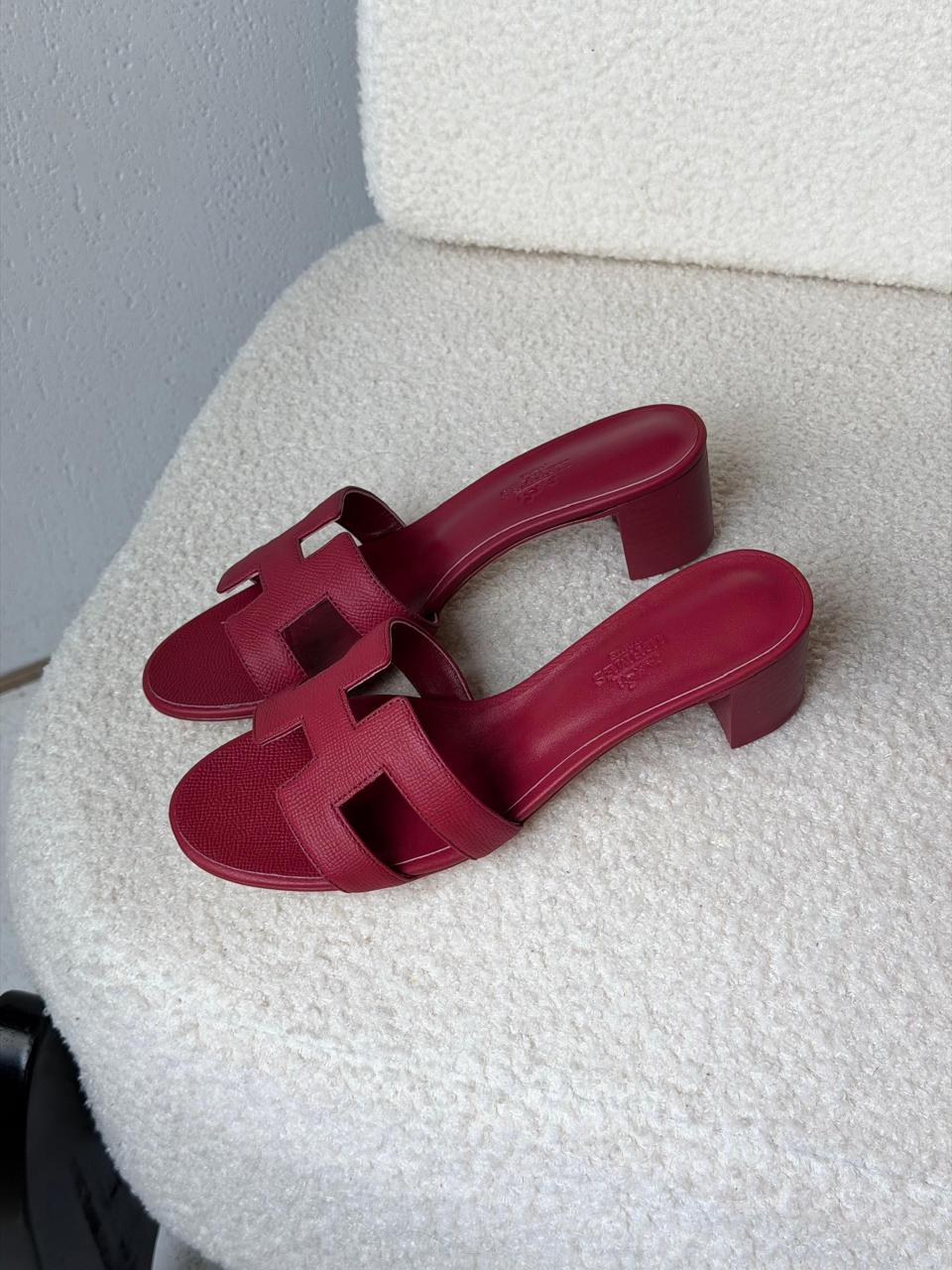 Ladies Hermes flats
