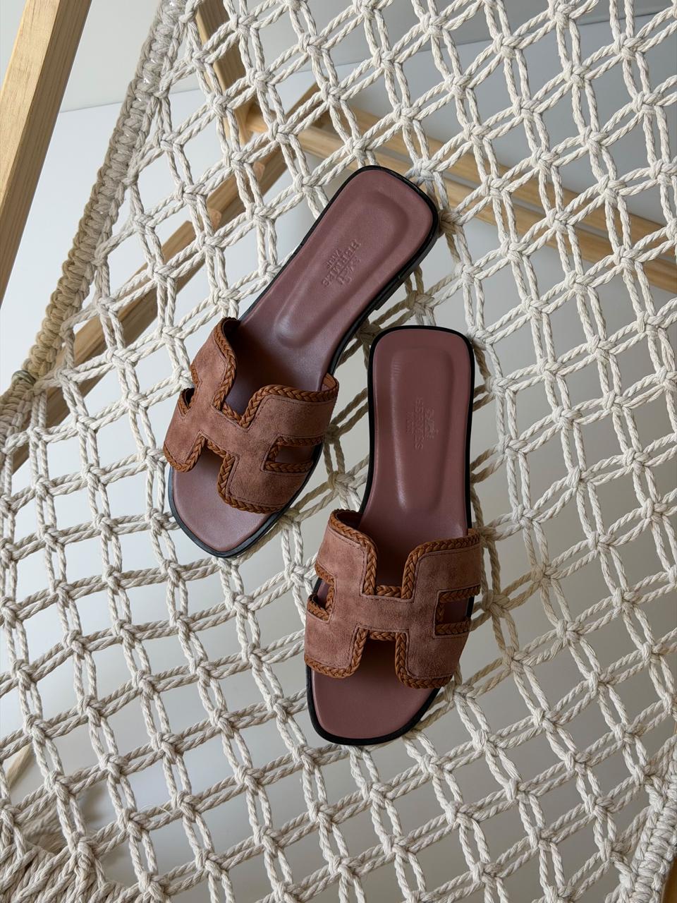 Ladies Hermes flats