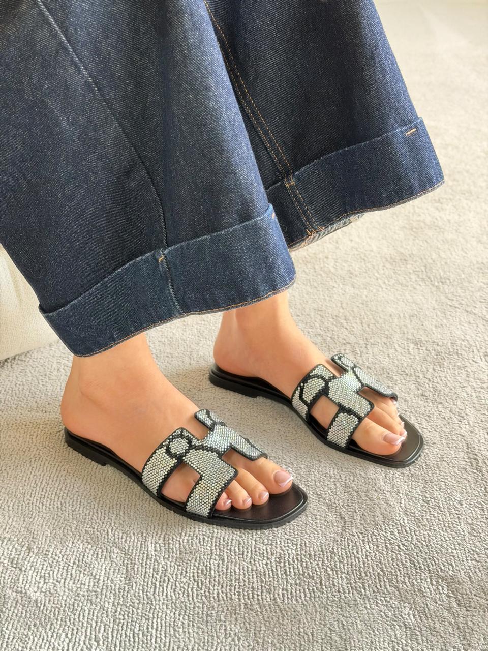 Ladies Hermes flats