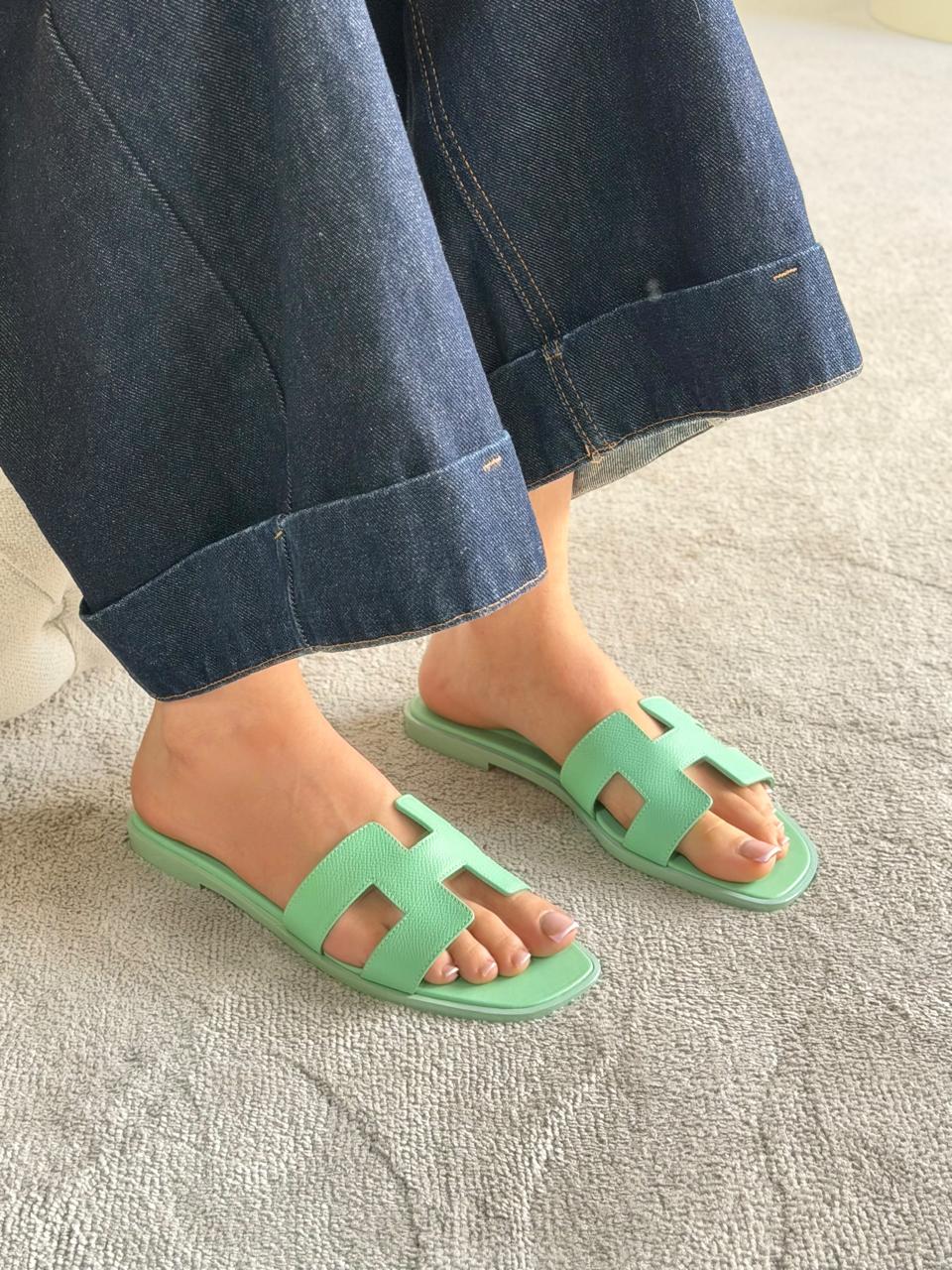 Ladies Hermes flats