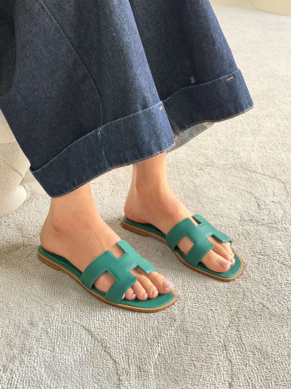 Ladies Hermes flats