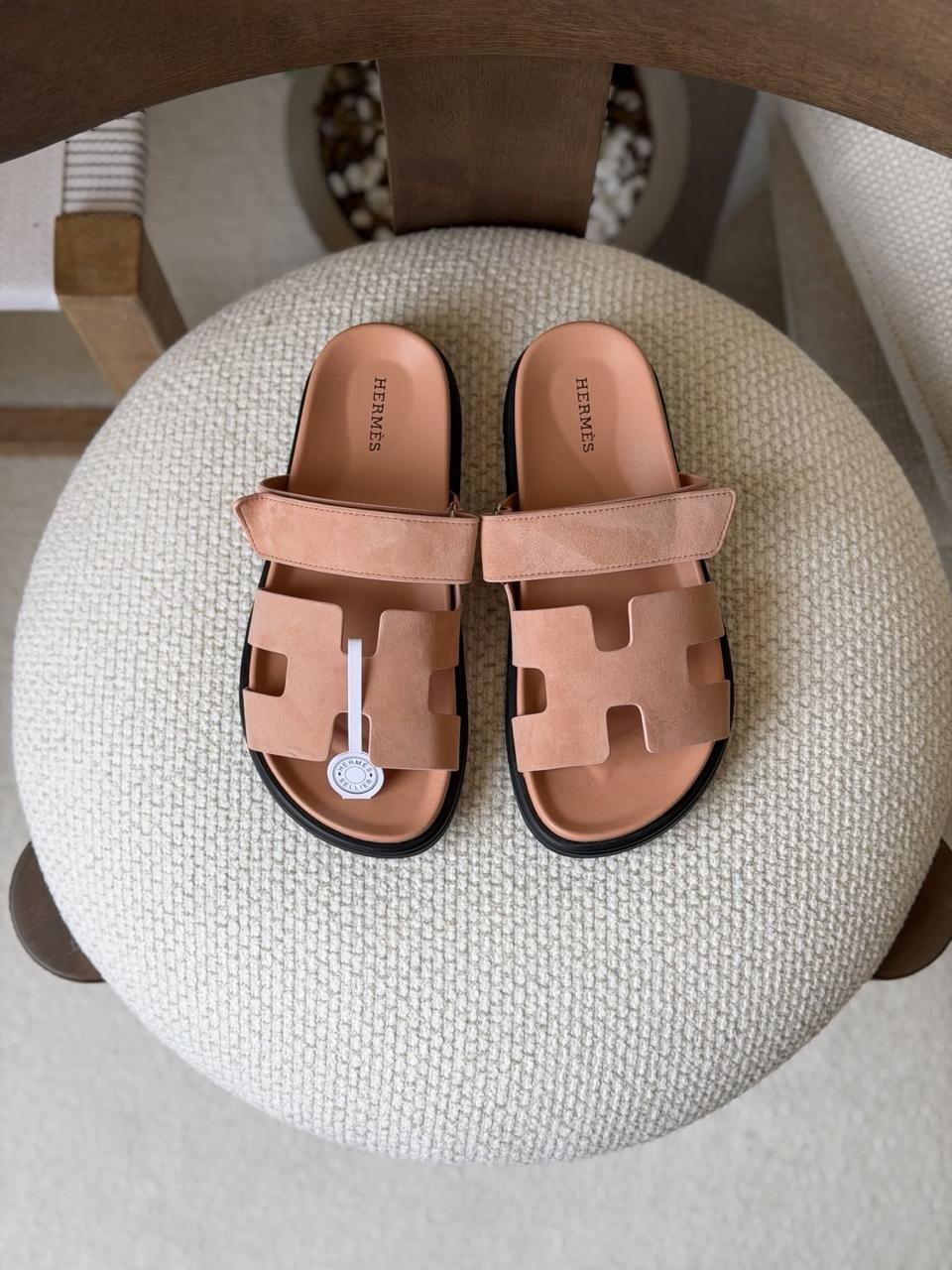 Ladies Hermes flats
