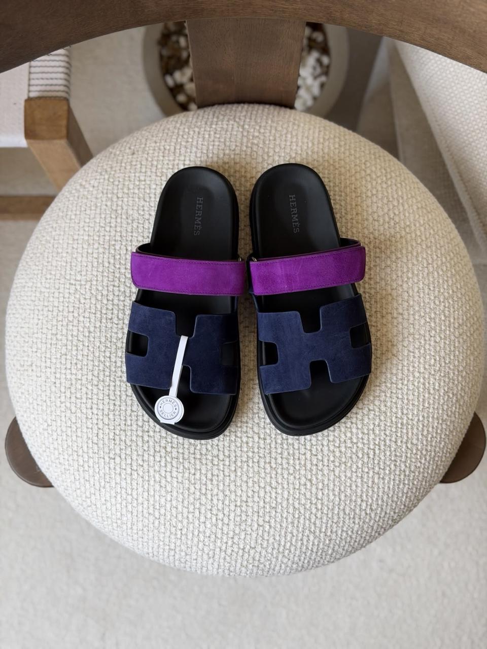 Ladies Hermes flats