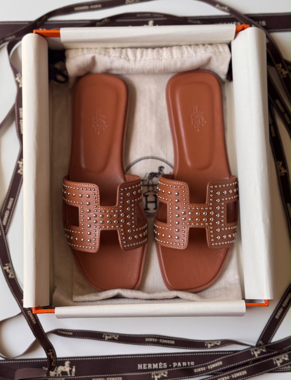 Ladies Hermes flats