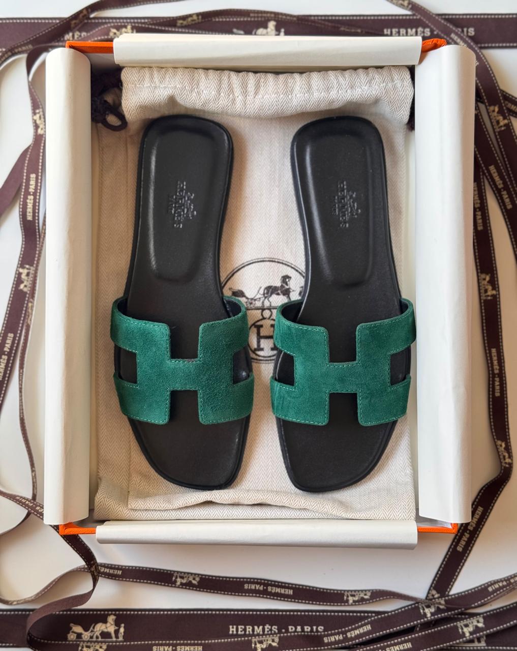 Ladies Hermes flats