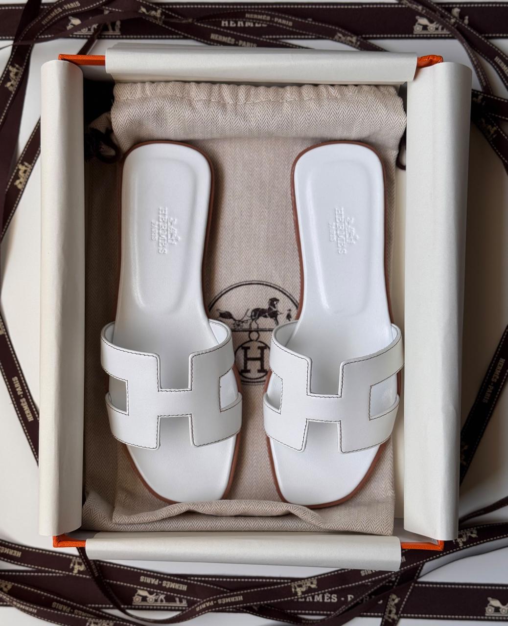 Ladies Hermes flats