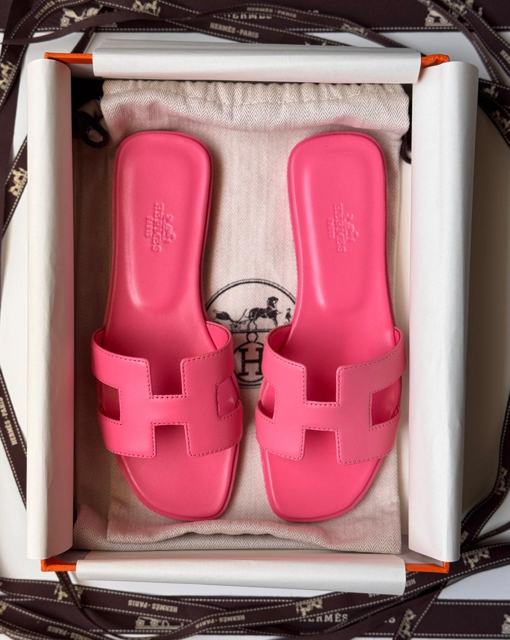 Ladies Hermes flats