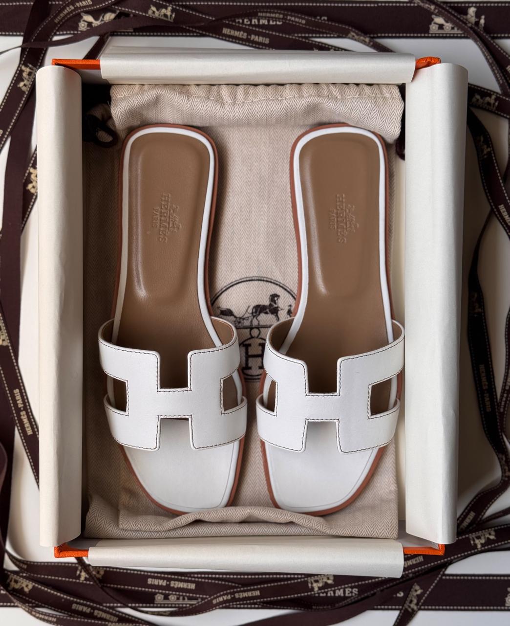Ladies Hermes flats