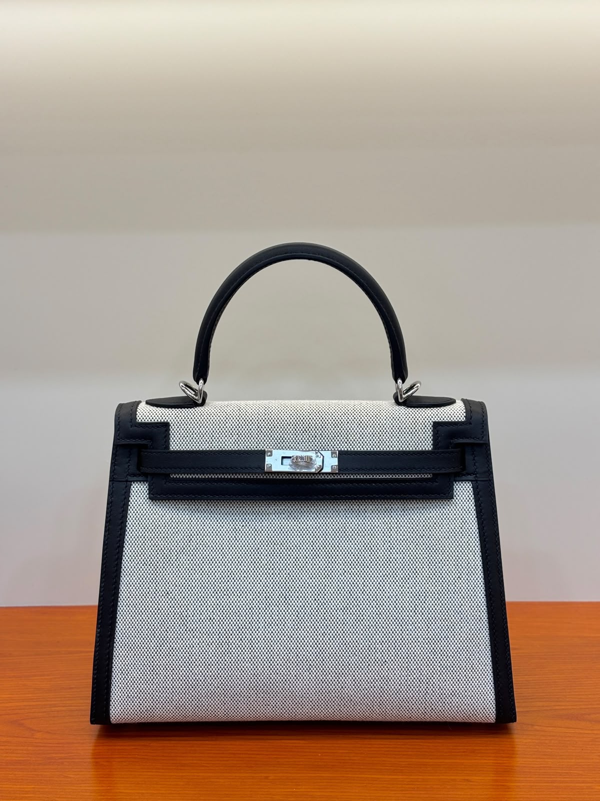 Ladies Herm**s bags