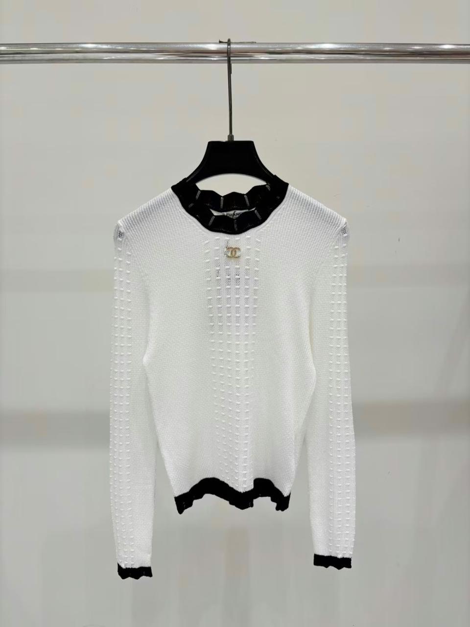 Ladies tops & tshirts