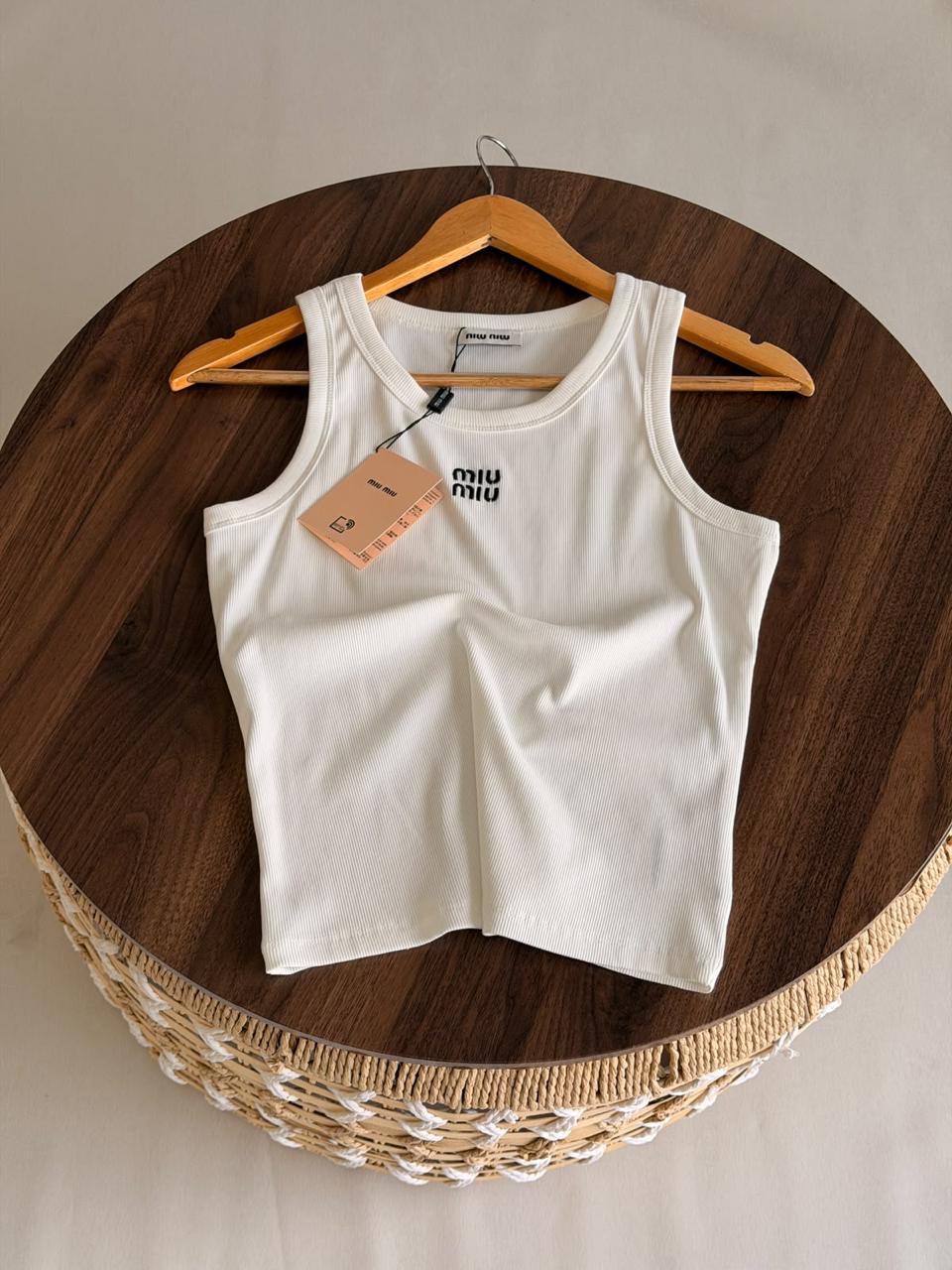 Ladies tops & tshirts