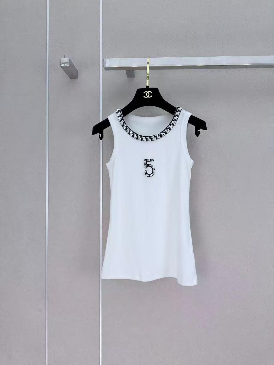 Ladies tops & tshirts
