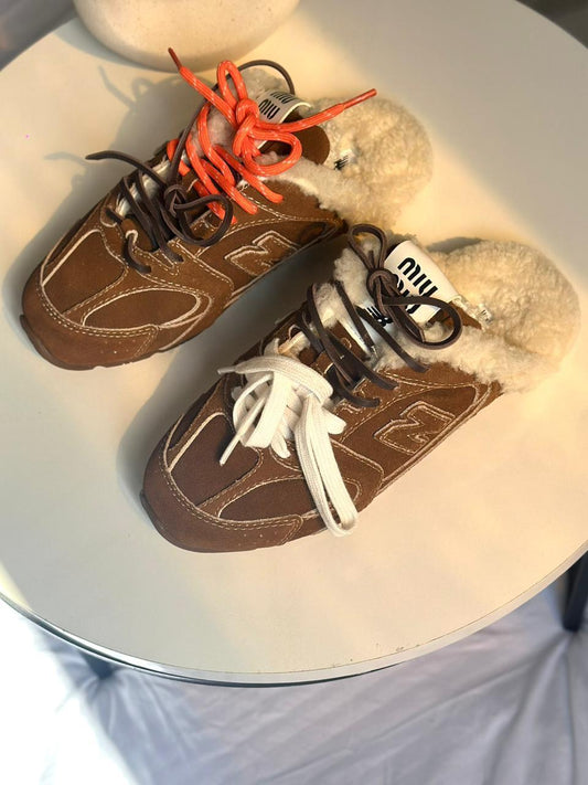 Ladies sneakers