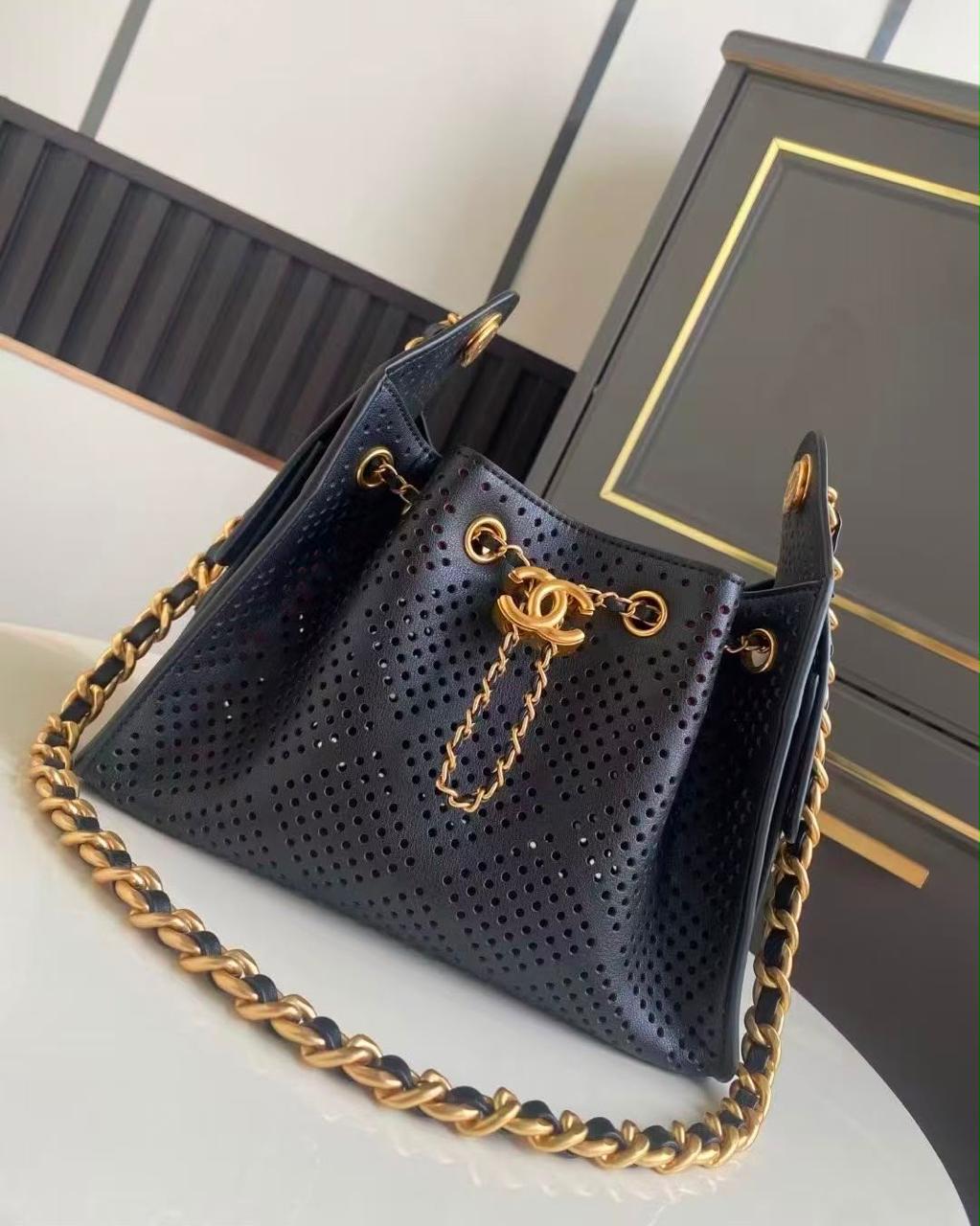 Ladies ch’nel 26 bags