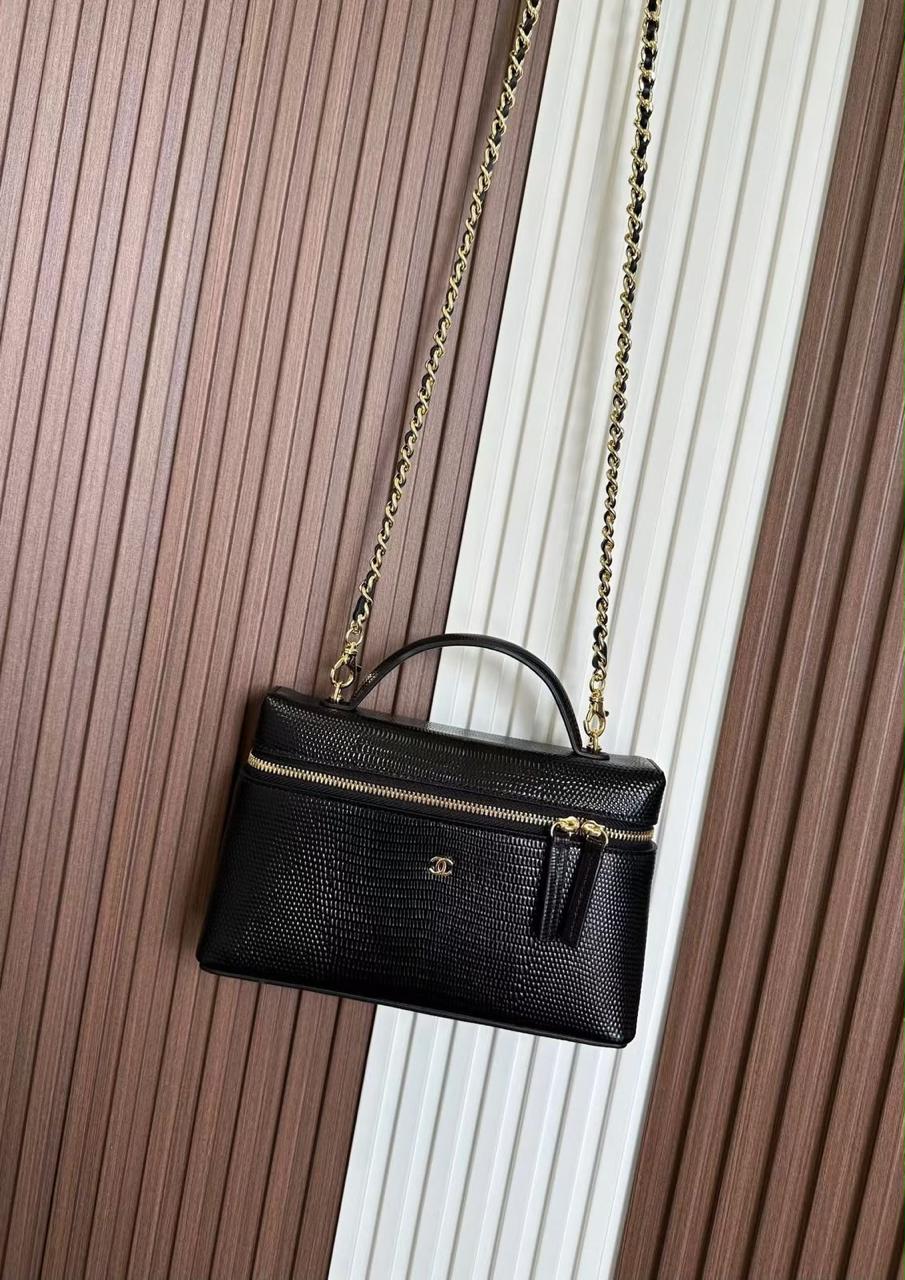 Ladies ch’nel 26 bags