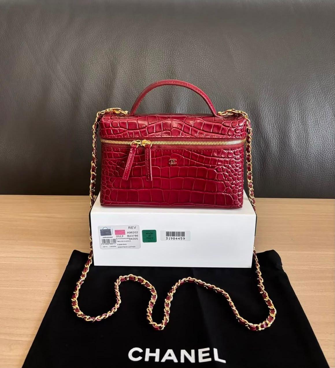 Ladies ch’nel 26 bags