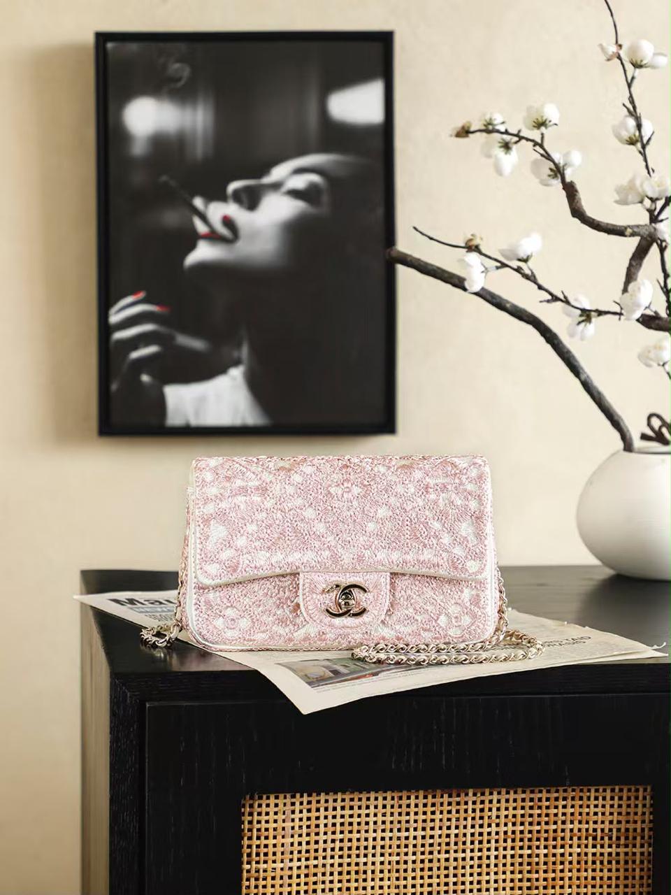 Ladies ch’nel 26 bags