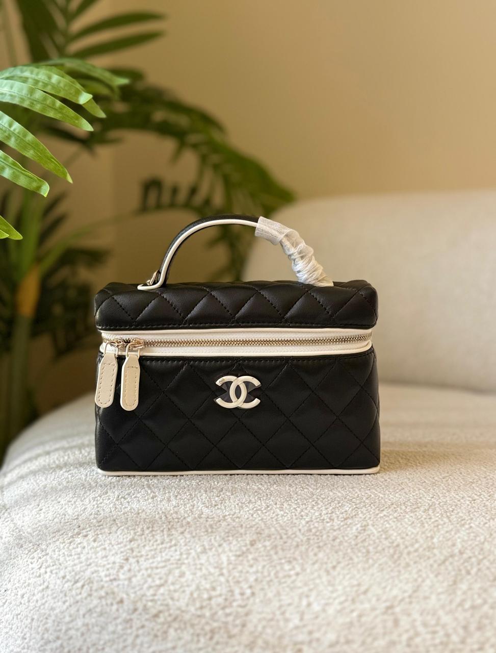 Ladies ch’nel 26 bags