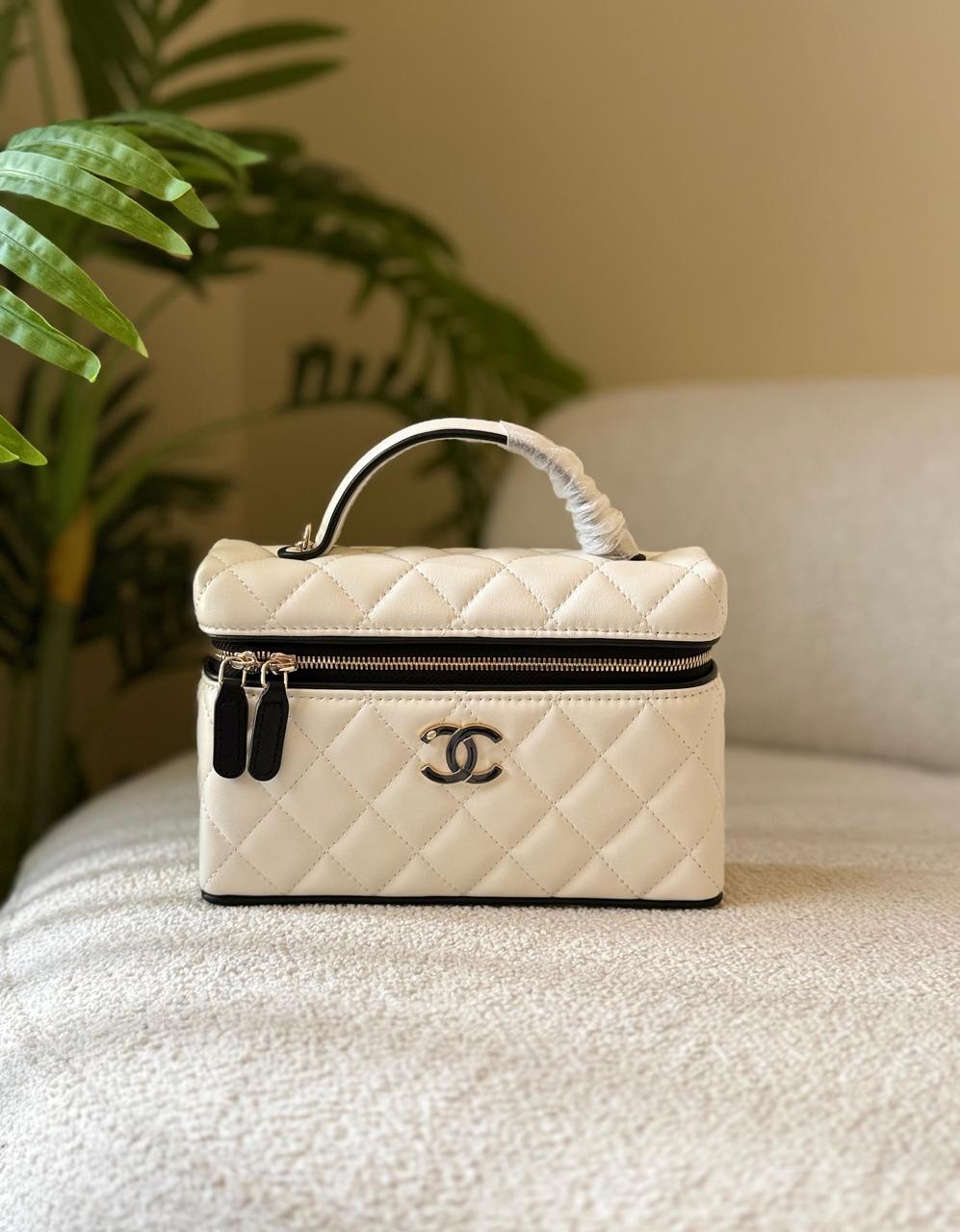 Ladies ch’nel 26 bags