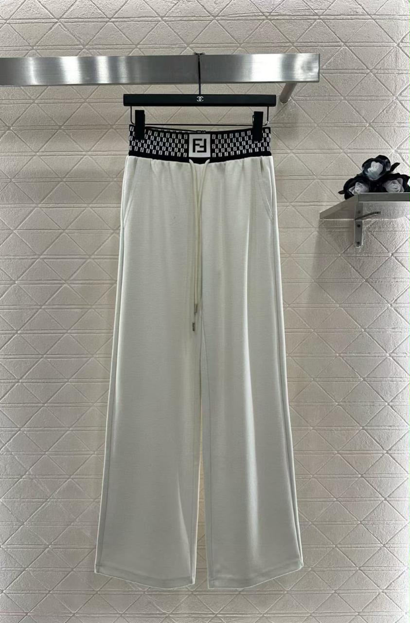 Ladies pants & shorts