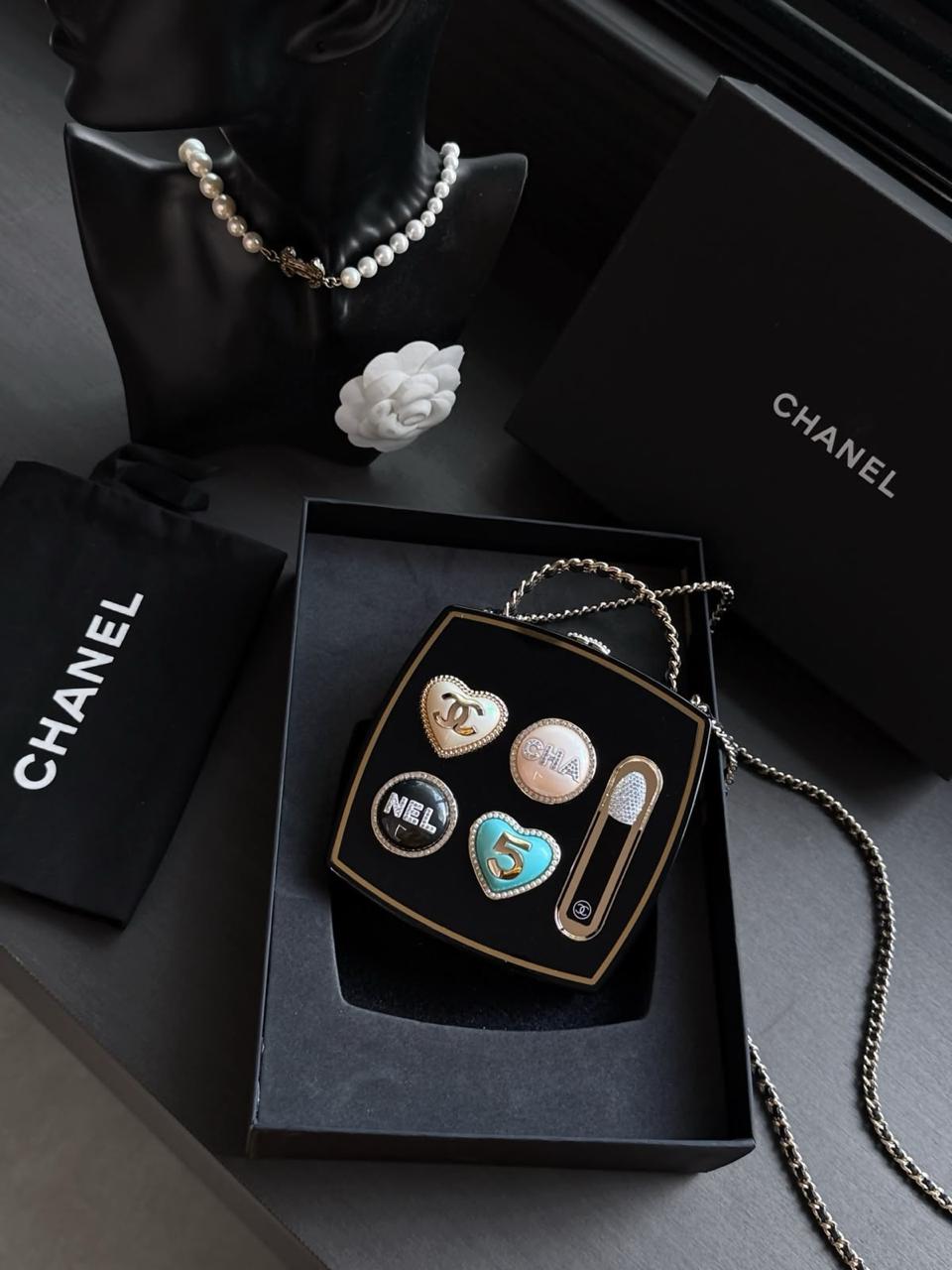 Ladies ch’nel 26 bags