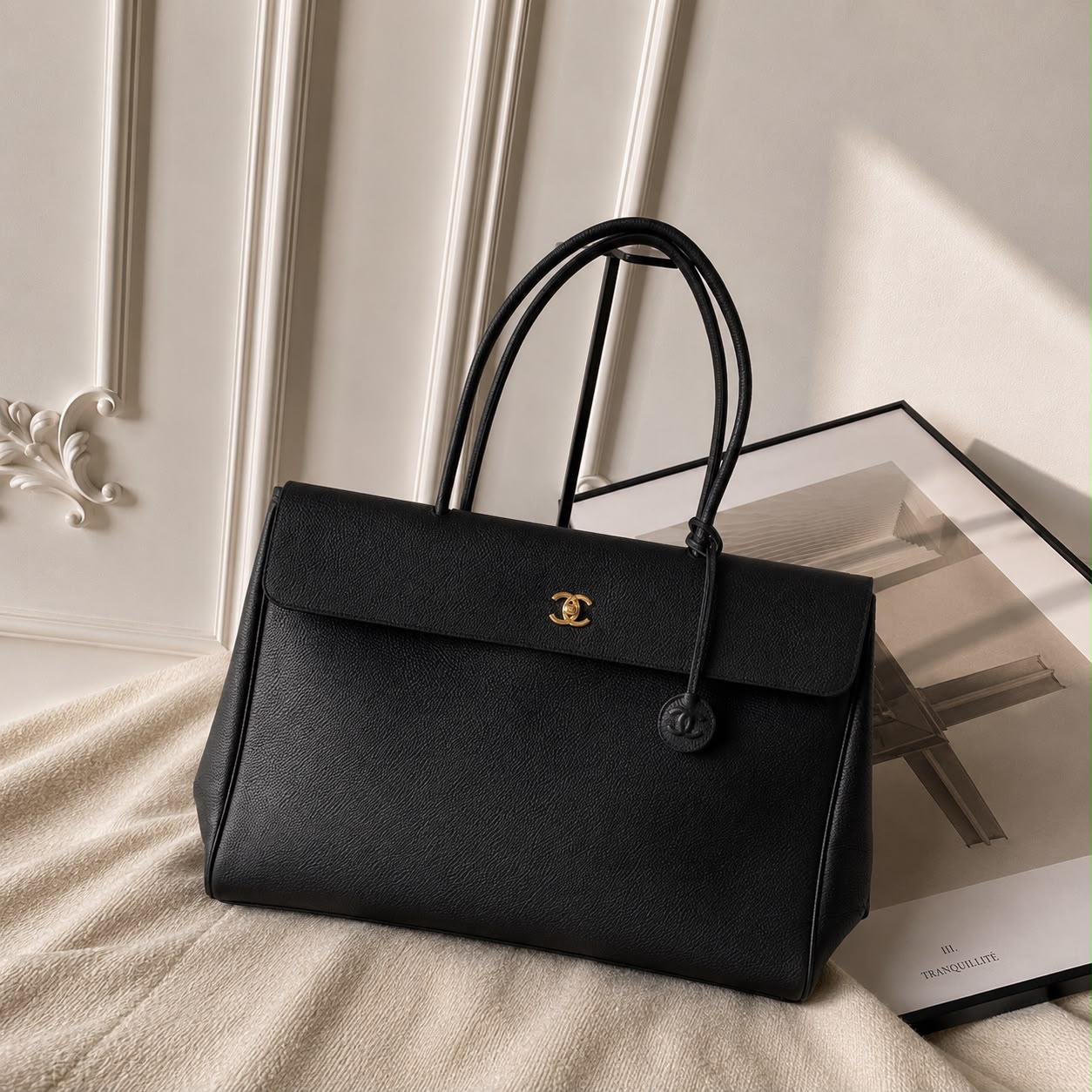 Ladies ch’nel 26 bags