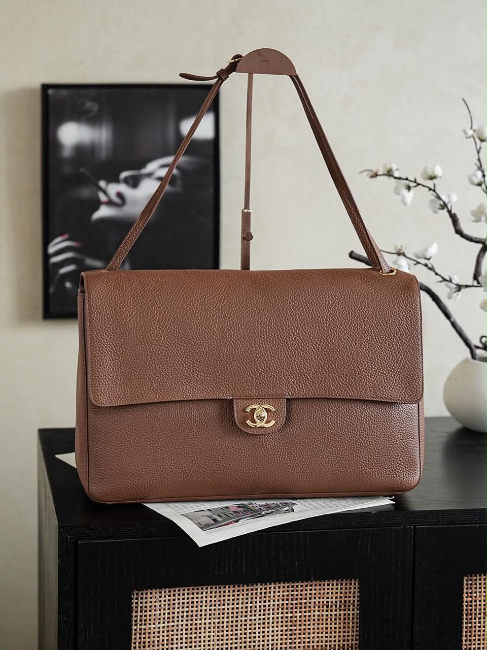 Ladies ch’nel 26 bags