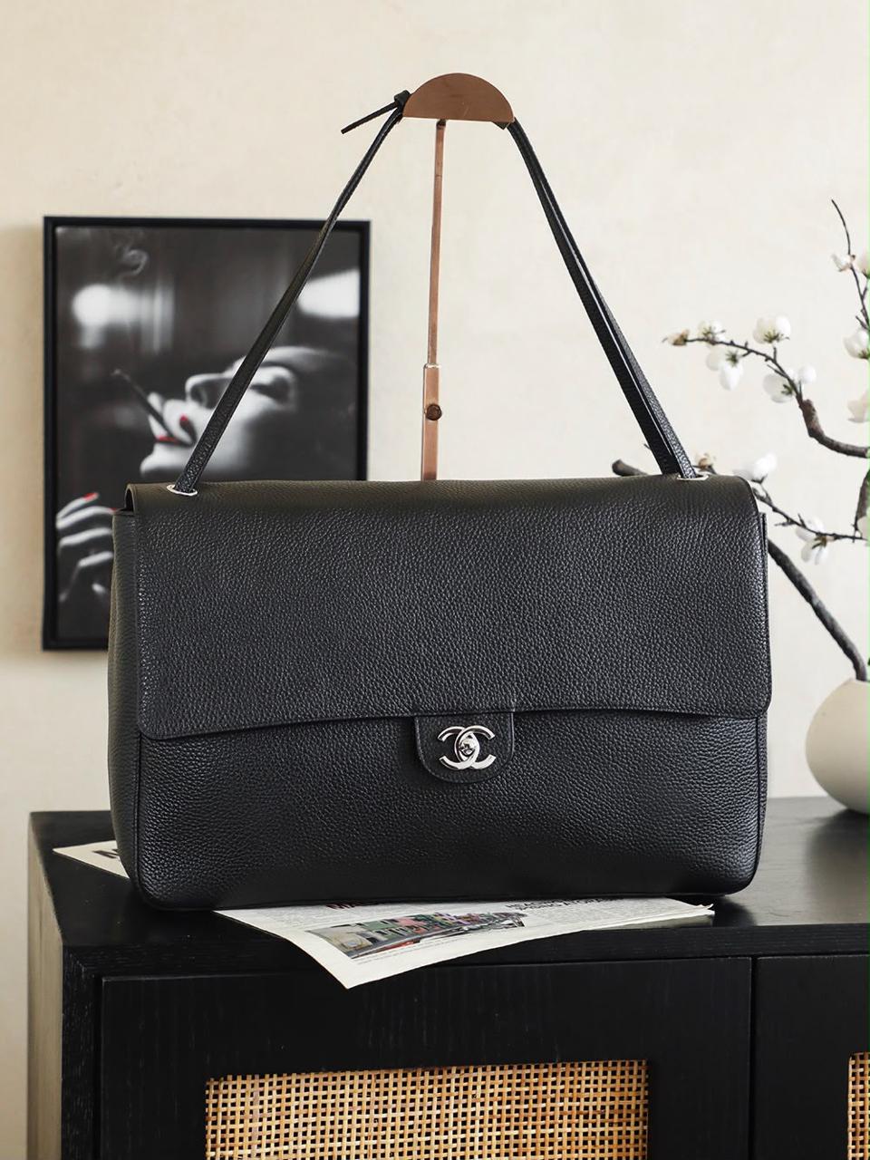 Ladies ch’nel 26 bags