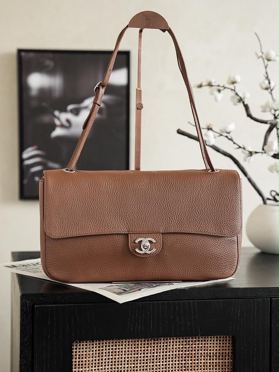 Ladies ch’nel 26 bags