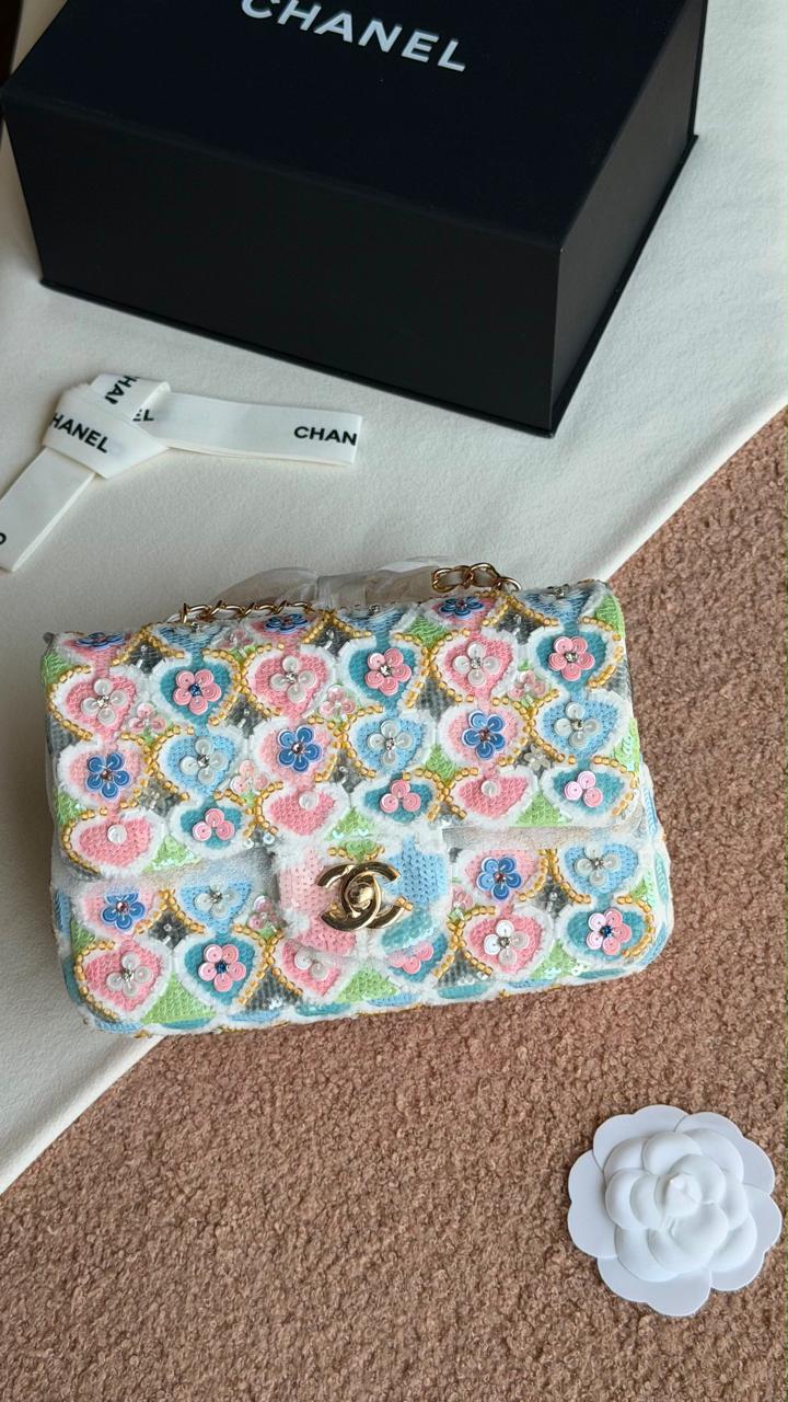 Ladies ch’nel 26 bags