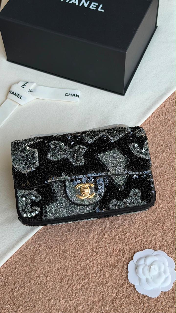 Ladies ch’nel 26 bags