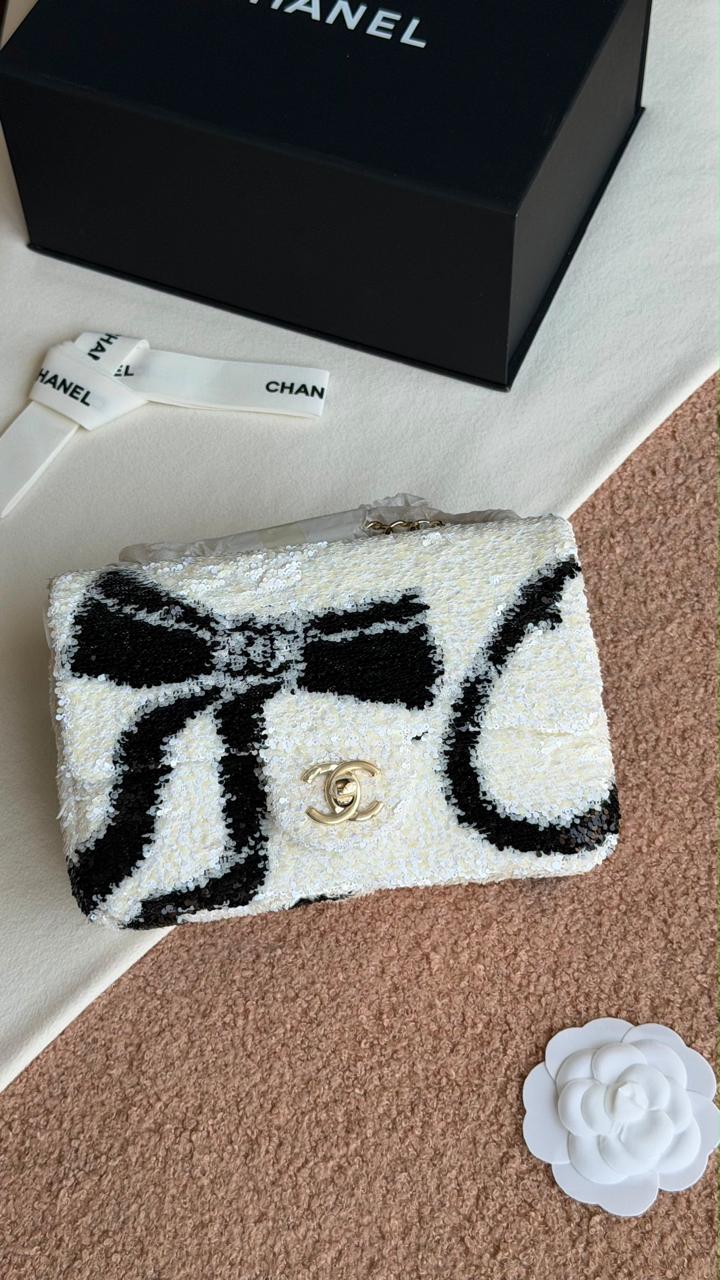 Ladies ch’nel 26 bags