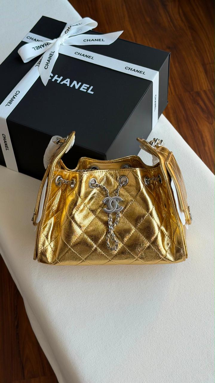 Ladies ch’nel 26 bags