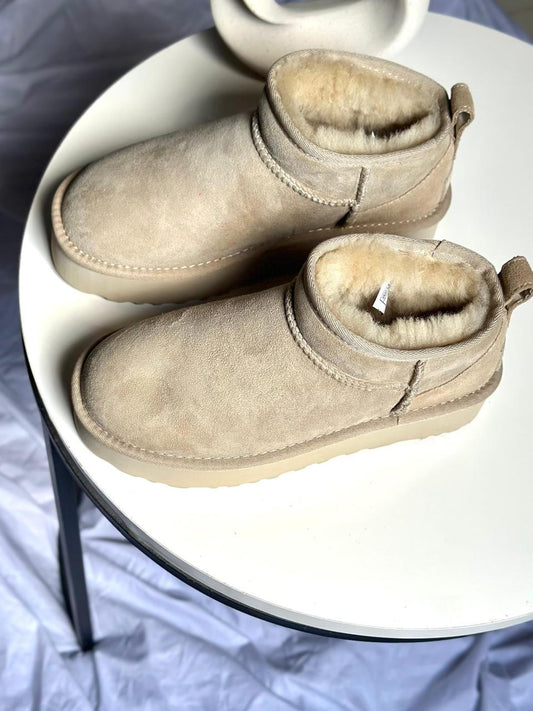Ladies sneakers