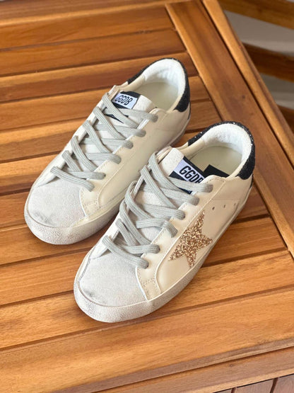 Ladies sneakers